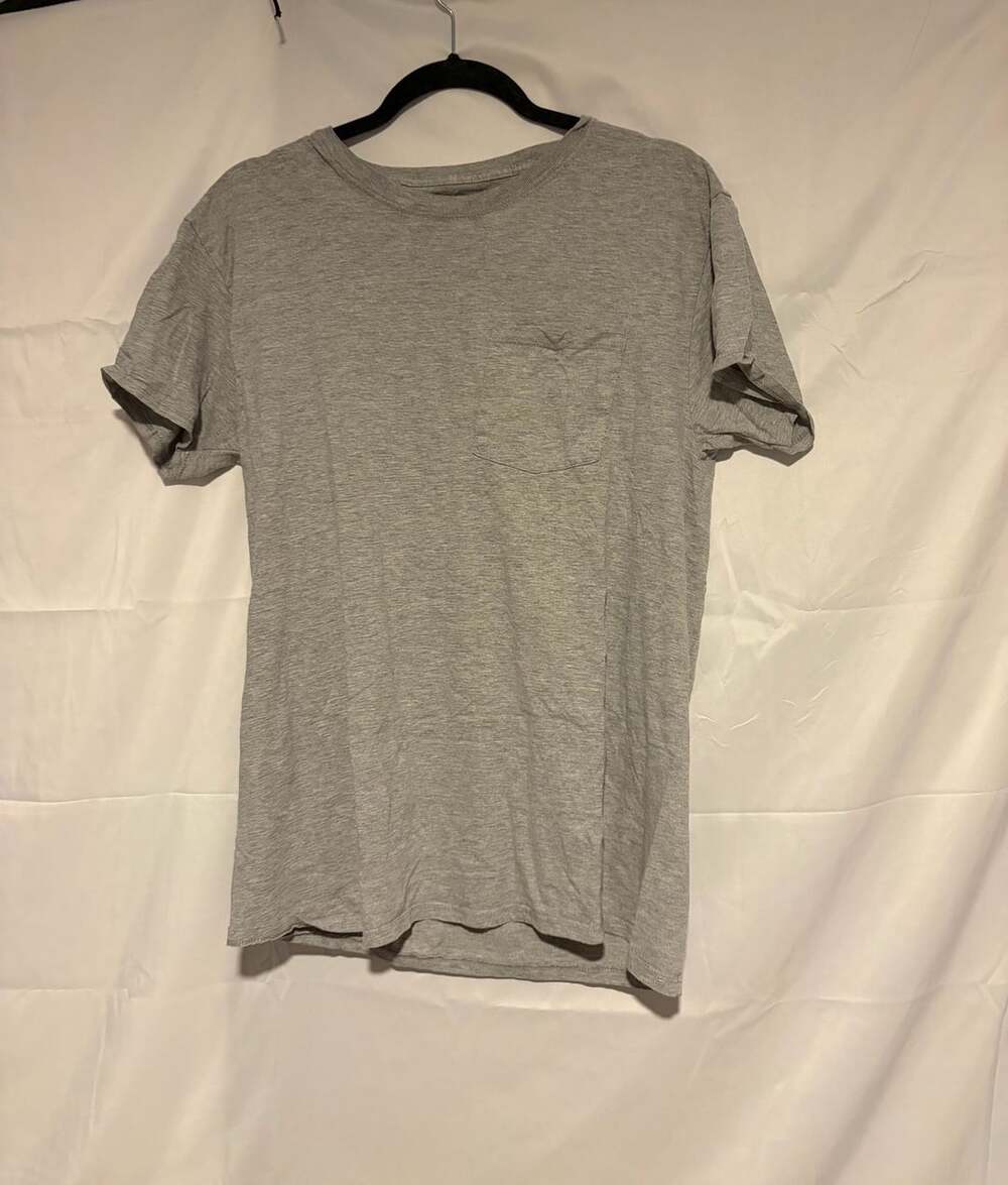 Fruit of the Loom Veteran Detailing T-Shirt Size L Gray Graphic Pocket